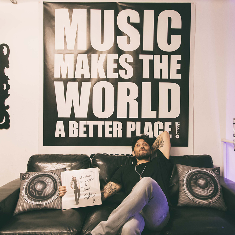 Semm Music Store Special Guest Fabrizio Moro