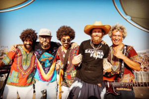 Aldo Betto e i Savana Funk al jova Beach Party con Lorenzo Jovanotti